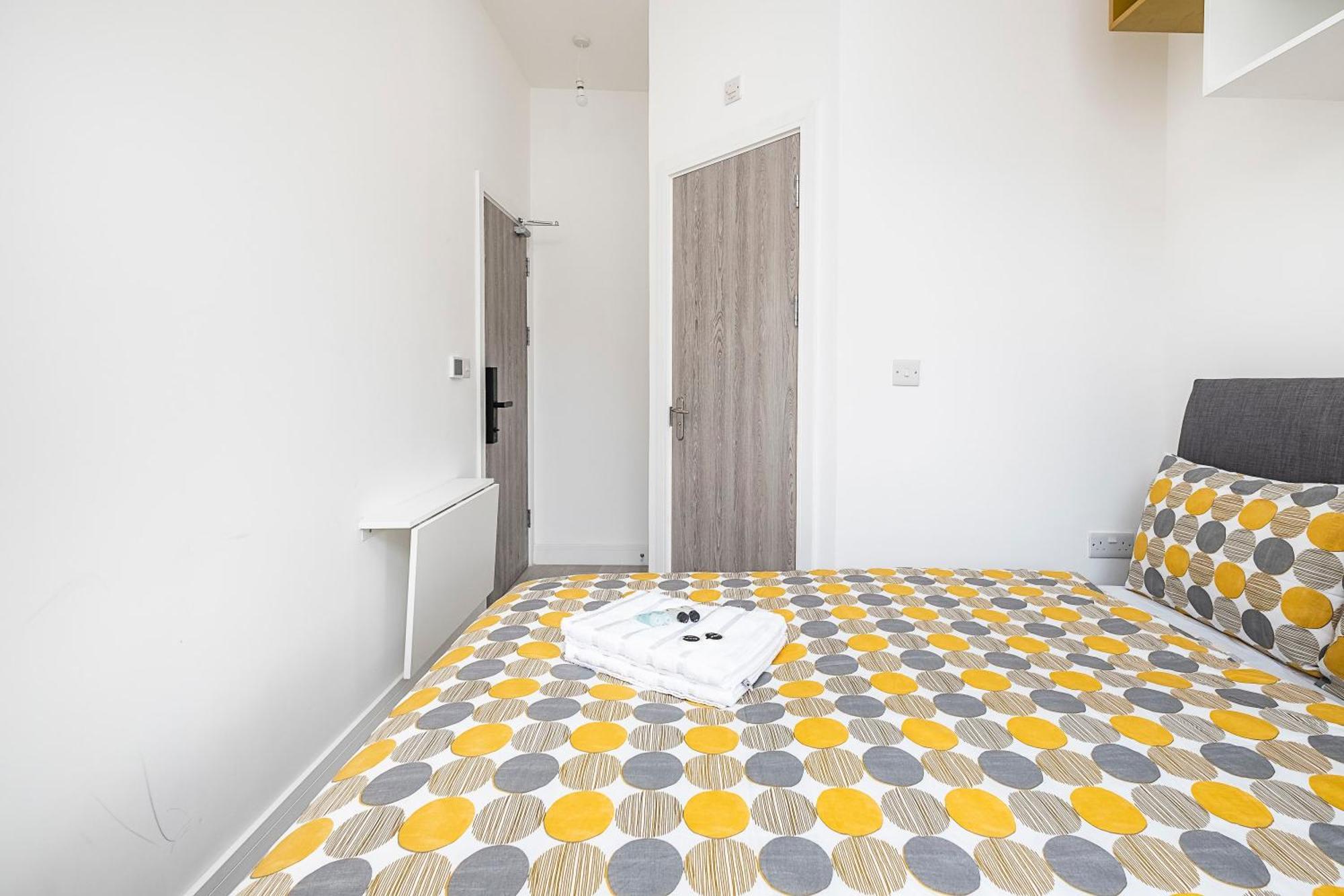 Victorian Beauty With Private Toilet And Shower Near Tube Station London Exterior photo